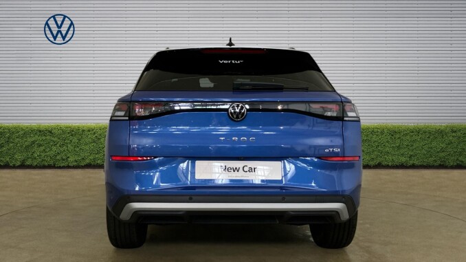 Volkswagen T-Roc 1.5 eTSI Life 5dr DSG Petrol Hatchback - Image 8